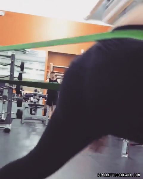 realscarlettbordeaux20170629_Still030.jpg