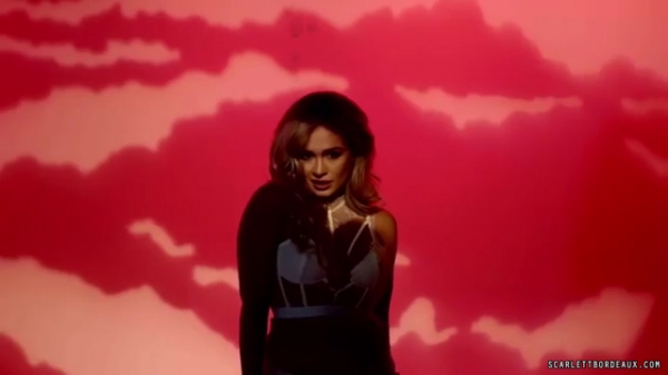 realscarlettbordeaux20180720_Still093.jpg